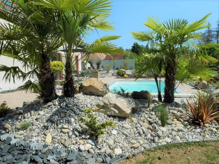 Travaux de pose de clôtures aux alentours de Troyes